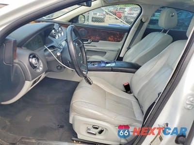 Zdjęcie 7 z 12 samochodu: 2012 JAGUAR XJ VIN:SAJWA1CB9CLV34743 - miniatura