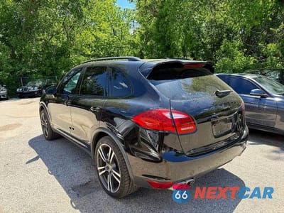 Trzecie zdjęcie samochodu z tyłu: 2012 PORSCHE CAYENNE S VIN:WP1AB2A23CLA45610 - miniatura