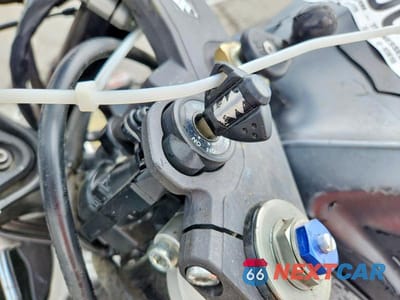 Zdjęcie 8 z 10 samochodu: 2008 SUZUKI GSX-R750 VIN:JS1GR7LAX82103339 - miniatura