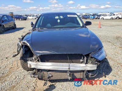 Piąte zdjęcie samochodu w środku: 2014 AUDI A4 PREMIUM VIN:WAUAFAFL2EN004794 - miniatura