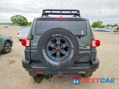 Zdjęcie 6 z 12 samochodu: 2011 TOYOTA FJ CRUISER BASE VIN:JTEBU4BFXBK112202 - miniatura