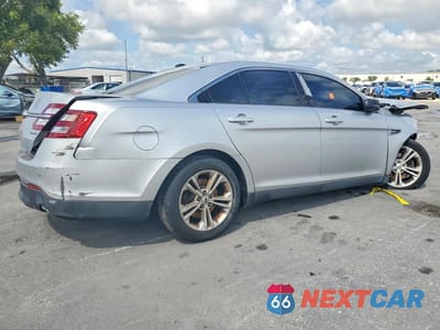 Trzecie zdjęcie samochodu z tyłu: 2017 FORD TAURUS SE VIN:1FAHP2D85HG121495 - miniatura