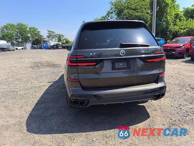 Zdjęcie 6 z 15 samochodu: 2023 BMW X7 M60I VIN:5UX33EM04P9R91655 - miniatura