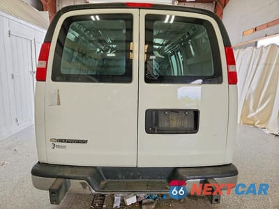 Zdjęcie 6 z 13 samochodu: 2021 CHEVROLET EXPRESS G2500 VIN:1GCWGAF76M1250701 - miniatura