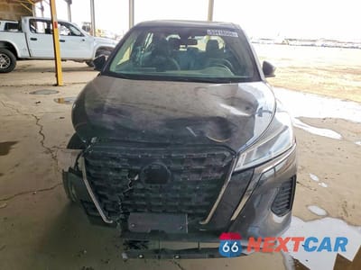 Piąte zdjęcie samochodu w środku: 2024 NISSAN KICKS S VIN:3N1CP5BV8RL539953 - miniatura
