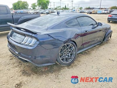 Trzecie zdjęcie samochodu z tyłu: 2021 FORD MUSTANG GT VIN:1FA6P8CF5M5153038 - miniatura
