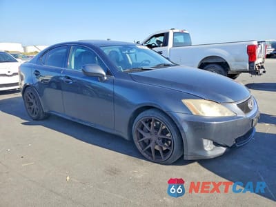 Czwarte zdjęcie samochodu z boku: 2006 LEXUS IS 350 VIN:JTHBE262165009489 - miniatura
