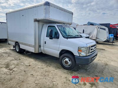 Czwarte zdjęcie samochodu z boku: 2013 FORD E450 BOX TRUCK VIN:1FDXE4FS0DDB16924 - miniatura