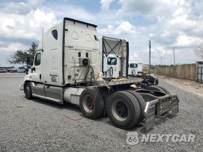 Trzecie zdjęcie samochodu z tyłu: 2012 FREIGHTLINER CASCADIA SEMI TRUCK VIN:1FUJGLBGXCSBR8358 - miniatura