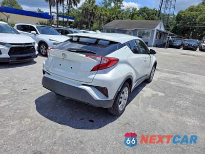 Czwarte zdjęcie samochodu z boku: 2021 TOYOTA C-HR LE VIN:NMTKHMBXXMR130551 - miniatura