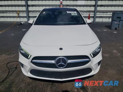 Piąte zdjęcie samochodu w środku: 2022 MERCEDES-BENZ A 220 VIN:W1K3G4EB6NJ325821 - miniatura