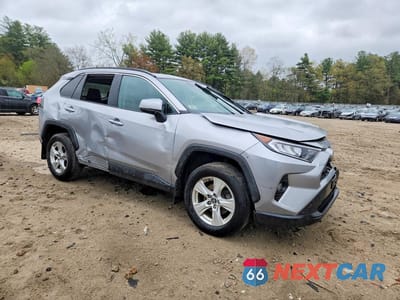 Czwarte zdjęcie samochodu z boku: 2020 TOYOTA RAV4 XLE VIN:2T3P1RFV1LW106699 - miniatura