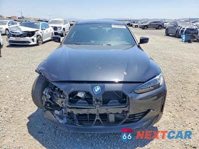 Piąte zdjęcie samochodu w środku: 2024 BMW I4 EDRIVE 35 VIN:WBY43AW04RFT31081 - miniatura