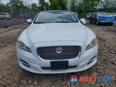 Piąte zdjęcie samochodu w środku: 2012 JAGUAR XJ VIN:SAJWA1CB9CLV34743 - miniatura