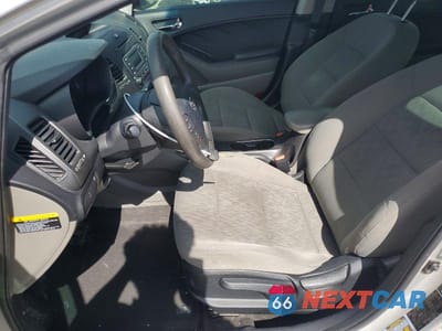 Zdjęcie 7 z 12 samochodu: 2015 KIA FORTE LX VIN:KNAFK4A67F5316339 - miniatura