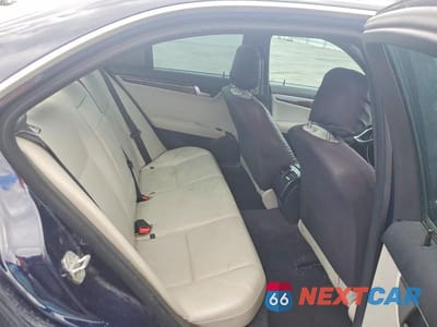 Zdjęcie 10 z 12 samochodu: 2012 MERCEDES-BENZ C 250 VIN:WDDGF4HBXCA629764 - miniatura