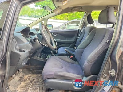 Zdjęcie 7 z 12 samochodu: 2013 HONDA FIT SPORT VIN:JHMGE8G59DC053718 - miniatura