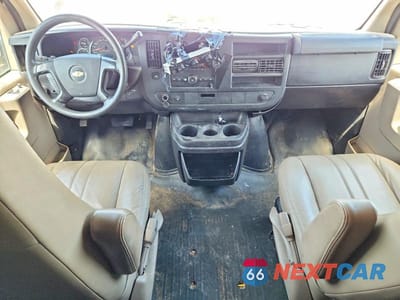 Zdjęcie 8 z 12 samochodu: 2014 CHEVROLET EXPRESS G1500 VIN:1GCSHAF49E1117112 - miniatura
