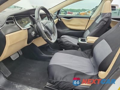 Zdjęcie 7 z 12 samochodu: 2013 TESLA MODEL S VIN:5YJSA1CP0DFP24928 - miniatura