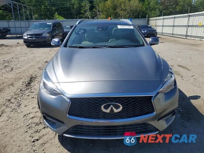 Piąte zdjęcie samochodu w środku: 2018 INFINITI QX30 PREMIUM VIN:SJKCH5CP7JA042007 - miniatura