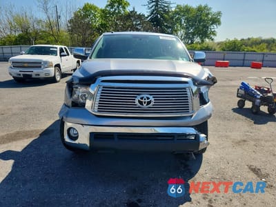 Piąte zdjęcie samochodu w środku: 2011 TOYOTA TUNDRA CREWMAX LIMITED VIN:5TFHY5F10BX177828 - miniatura
