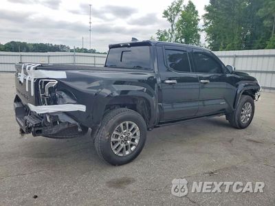 Trzecie zdjęcie samochodu z tyłu: 2025 TOYOTA TACOMA LIMITED VIN:3TMLB5JN6SM111165 - miniatura