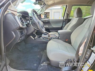Zdjęcie 7 z 13 samochodu: 2018 TOYOTA TACOMA SR5 V6 VIN:3TMCZ5AN7JM176472 - miniatura