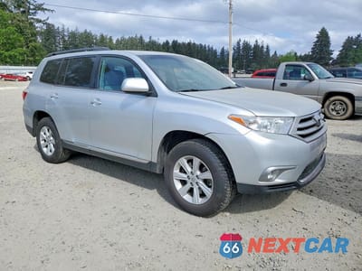 Czwarte zdjęcie samochodu z boku: 2013 TOYOTA HIGHLANDER SE VIN:5TDBK3EH0DS236041 - miniatura