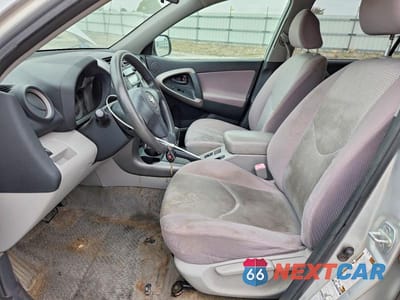 Zdjęcie 7 z 13 samochodu: 2006 TOYOTA RAV4 BASE VIN:JTMBD33V665039161 - miniatura