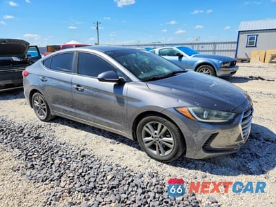 Czwarte zdjęcie samochodu z boku: 2018 HYUNDAI ELANTRA SEL VIN:5NPD84LF4JH315454 - miniatura