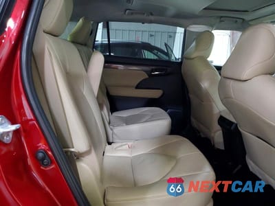 Zdjęcie 11 z 13 samochodu: 2023 TOYOTA HIGHLANDER HYBRID LIMITED VIN:5TDXBRCHXPS568620 - miniatura