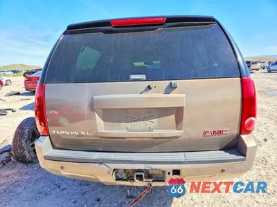 Zdjęcie 6 z 13 samochodu: 2007 GMC YUKON XL C1500 VIN:1GKFC16J17J207058 - miniatura