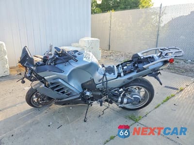 Trzecie zdjęcie samochodu z tyłu: 2008 KAWASAKI ZG1400 B VIN:JKBZGNB148A005607 - miniatura
