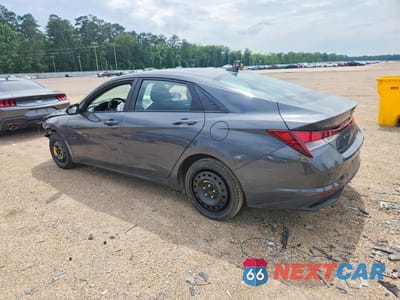 Drugie zdjęcie samochodu z przodu: 2023 HYUNDAI ELANTRA SEL VIN:KMHLM4AGXPU562961 - miniatura