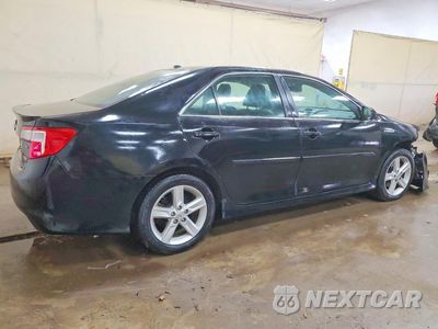 Trzecie zdjęcie samochodu z tyłu: 2014 TOYOTA CAMRY HYBRID SE VIN:4T1BD1FK2EU121765 - miniatura