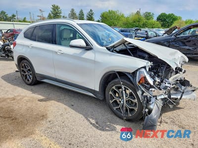 Czwarte zdjęcie samochodu z boku: 2020 BMW X1 XDRIVE28I VIN:WBXJG9C08L5P67315 - miniatura