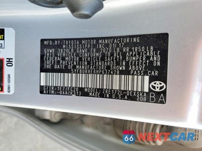 Zdjęcie 12 z 12 samochodu: 2017 TOYOTA COROLLA 50TH ANNIVERSARY SPECIAL EDITION VIN:5YFBURHE6HP637428 - miniatura