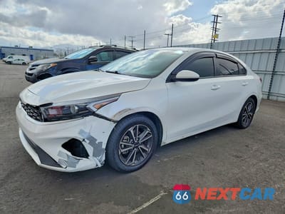 2023 KIA FORTE LXS 3KPF24AD9PE617587 - główne zdjęcie licytacji z USA - miniatura