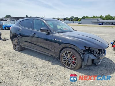 Czwarte zdjęcie samochodu z boku: 2018 MASERATI LEVANTE S SPORT VIN:ZN661YUS4JX301346 - miniatura
