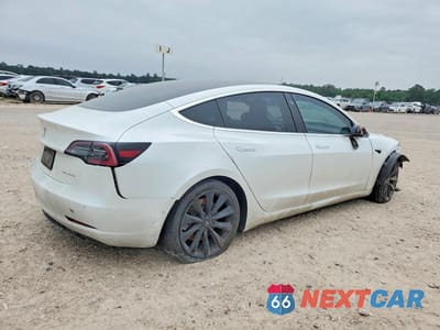 Trzecie zdjęcie samochodu z tyłu: 2019 TESLA MDL 3 VIN:5YJ3E1EB8KF194408 - miniatura