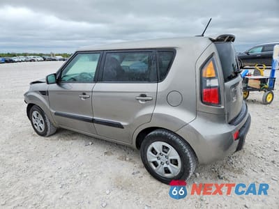 Drugie zdjęcie samochodu z przodu: 2011 KIA SOUL + VIN:KNDJT2A21B7215694 - miniatura