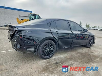 Trzecie zdjęcie samochodu z tyłu: 2025 TOYOTA CAMRY SE VIN:4T1DAACK2SU546968 - miniatura
