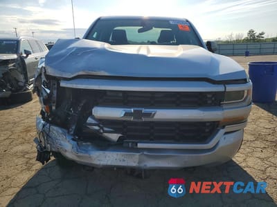 Piąte zdjęcie samochodu w środku: 2017 CHEVROLET SILVERADO K1500 CUSTOM VIN:1GCVKPECXHZ201360 - miniatura
