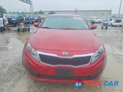 Piąte zdjęcie samochodu w środku: 2011 KIA OPTIMA LX VIN:KNAGM4A7XB5085647 - miniatura