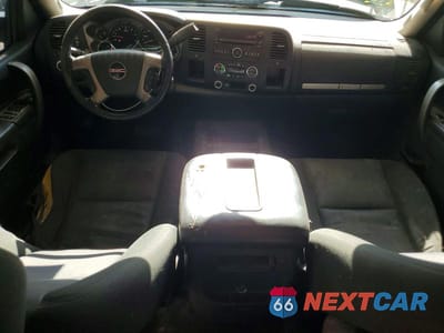 Zdjęcie 8 z 12 samochodu: 2010 GMC SIERRA C1500 SLE VIN:1GTSCVE00AZ232195 - miniatura