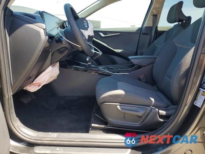 Zdjęcie 7 z 14 samochodu: 2025 KIA NIRO LX VIN:KNDCP3LEXS5270327 - miniatura