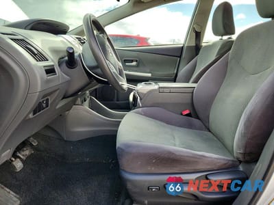 Zdjęcie 7 z 12 samochodu: 2013 TOYOTA PRIUS V THREE VIN:JTDZN3EU9D3223437 - miniatura