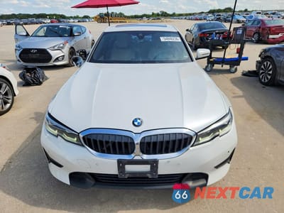 Piąte zdjęcie samochodu w środku: 2019 BMW 330I VIN:WBA5R1C53KAK08165 - miniatura