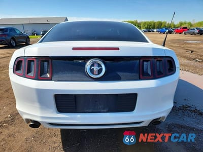 Zdjęcie 6 z 12 samochodu: 2014 FORD MUSTANG VIN:1ZVBP8AM7E5239220 - miniatura