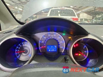 Zdjęcie 9 z 12 samochodu: 2013 HONDA FIT VIN:JHMGE8G36DC042335 - miniatura